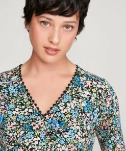 M&Co Petite Petite Meadow Lace Trim Top -M&Co Sales Shop unnamed file 1118 scaled