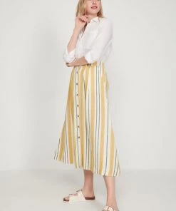 M&Co Yellow Button-Through Linen Skirt -M&Co Sales Shop unnamed file 1583 scaled