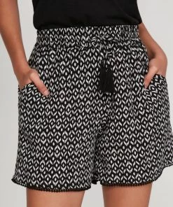 M&Co Black Geo Print Crinkle Shorts -M&Co Sales Shop unnamed file 834 scaled
