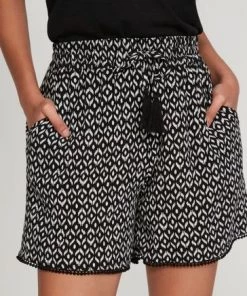 M&Co Black Geo Print Crinkle Shorts -M&Co Sales Shop unnamed file 836