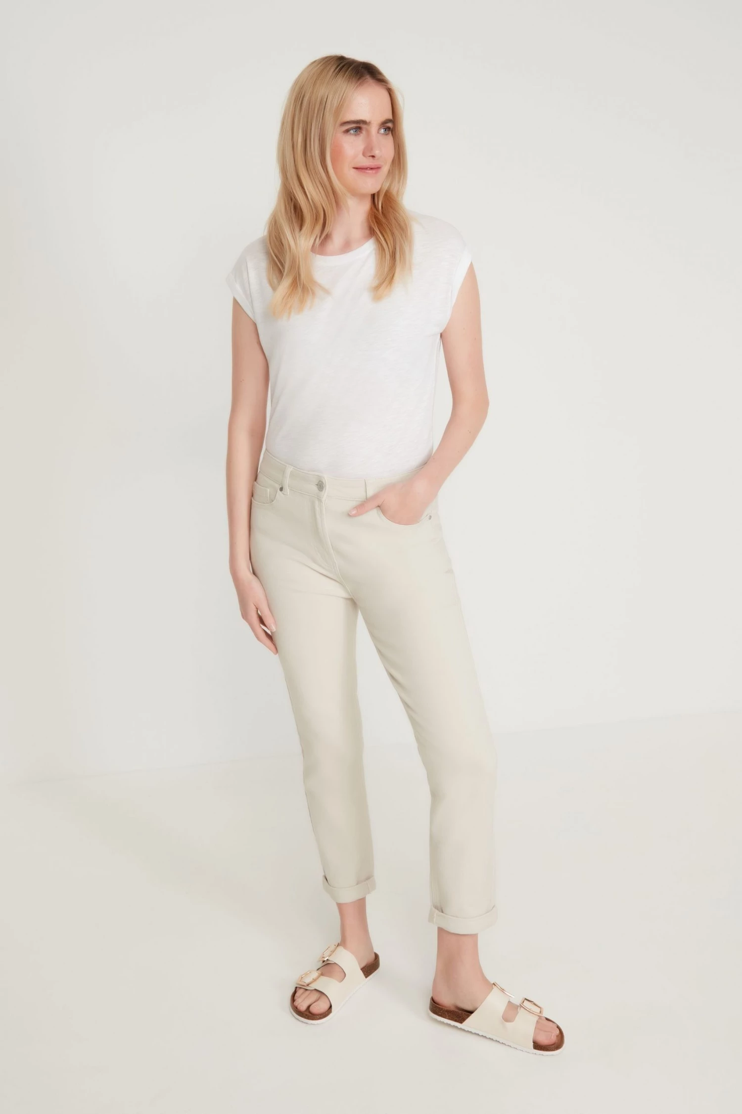 M&Co Cream Mom Jeans 6 M&Co Cream Mom Jeans - Image 4